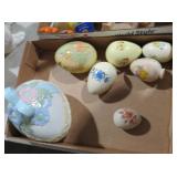 COLLECTIBLE DECORATIVE CERAMIC EASTER EGG SET