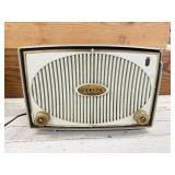 Vintage Zenith Radio, Cracked on Top, See Photos.