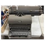 1940s Royal KMG Manual Typewriter