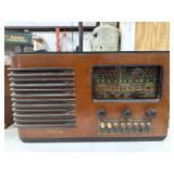 1941 Philco tube Model 41-250. Powers on but no