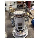 Heat mate HMHC 2230 kerosene heater with a can