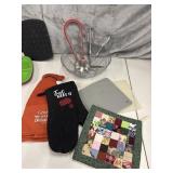 Kitchen Items, 2 Plastic Divided Camp Trays, 2