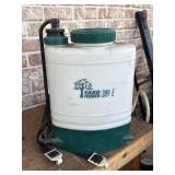 SP Systems YardTender 389 E Backpack Sprayer