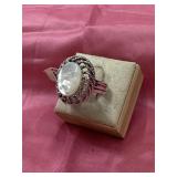 Fashion ring featuring an oval mother-of-pearl