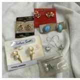 7 pierced earrings sets Turquoise, clear
