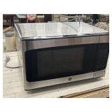 GE 1.1 cu. ft. Microwave Stainless Steel WORKS