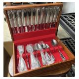 40pc Oneida Silverware Set in Wood Storage Case