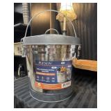 Behrens 6-gallon galvanized steel can with Locking