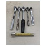 BUNDLE OF SOCKET WRENCHES WITH ONE EXTENDER.