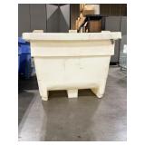 LOT OF 2 PLASTIC CRATES. RANDOM PICK AT PICKUP.