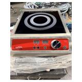 AVANTCO SINGLE COUNTERTOP INDUCTION RANGE. 120V -