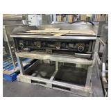 COMMERCIAL GAS FLAT TOP GRIDDLE. BRAND UNKNOWN.
