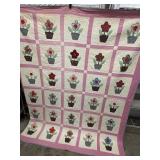VINTAGE FLOWER POT APPLIQUï¿½ QUILT. 68ï¿½x81ï¿½.