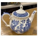 Vintage Blue Willow Teapot by Sadler England