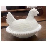 Vintage Indiana Glass Milk Glass Hen on a nest