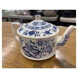 Vintage Sadler Blue Onion Pattern Teapot