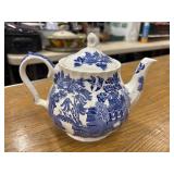 Vintage Sadler Blue Willow Teapot / Lid.