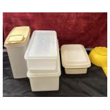 5 piecesTupperware containers: cereal, bread ,