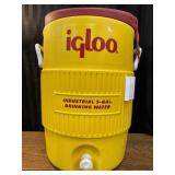 Igloo Industrial 5-Gallon water Cooler. Yellow