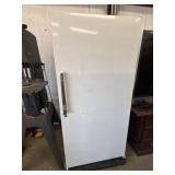Kenmore 15.9 cu. Ft up right freezer. Does Work.