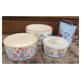Pioneer woman mixing bowls and sifter