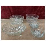 clear glass bowls.