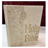 Vintage Holy Bible  The Paul R. Holmes.