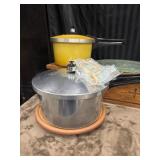 Vintage stovetop Presto Pressure Cooker, Vintage