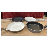 Bundle of skillets