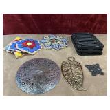 Bundle potholders and trivets,