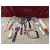 Bundle kitchen utensils.