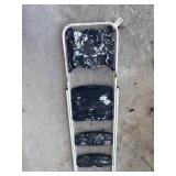 Folding 3-step steel ladder/step stool.