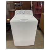 GE 4.6 Cu. Ft. Top Load Washer. Tested works.