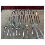 Bundle of misc flatware.