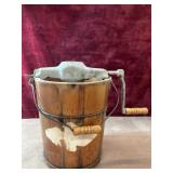 Vintage  White Mountain wooden hand-crank ice