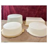 Bundle of Tupperware cake containers.