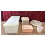 Bundle of Tupperware containers.