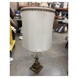Vintage Hollywood Regency table lamp.