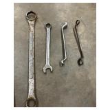 Double ended offset box wrench  7/8-inch