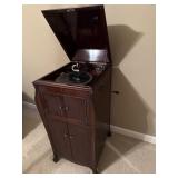 Antique Victor Victrola VV-XI Phonograph WORKS