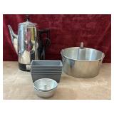8 pc. Bundt pans and loaf pans