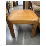 Vintage 1980s oak end table / side table.