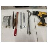 8 pc. used DeWalt 20V MAX 1/2-Inch Compact