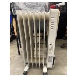 Holmes Rolling Oil Filled Radiator, Model