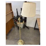 Vintage brass floor lamp With adjustable swing