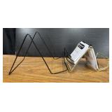 5 Display easels.