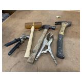 2 traditional curved-claw hammers, pair of
