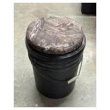 Spin-Top Dove Bucket