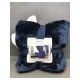 Mon Chateau Luxury Collection Plush Throw