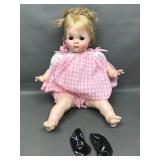 Vtg 1970's Madame Alexander Puddin Doll